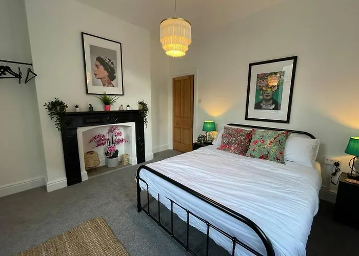 Boutique City Centre Apartment With Parking